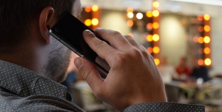 Verizon and this telecom stock offer protection against tariff uncertainty