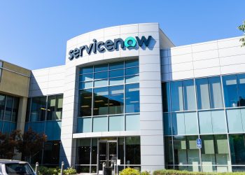 ServiceNow stock price dived after earnings: buy the dip or sell the rip?