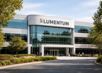 Soaring Lumentum stock gets overbought as Wyckoff points to a dive