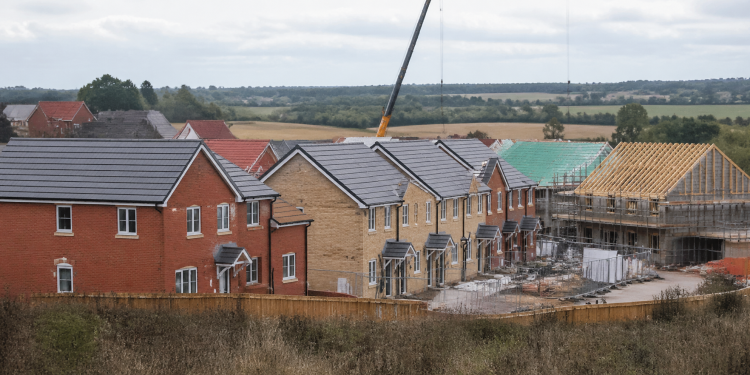 Persimmon share price at risk as key challenges converge