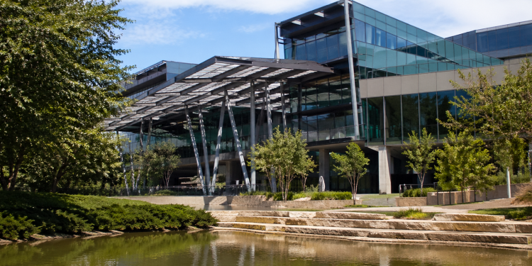 Atlassian stock prepares for a big move: will it jump or crash after earnings?