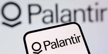 Burry maintains bearish Palantir bet despite Trump boost