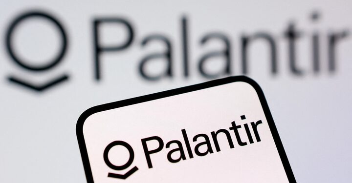 Burry maintains bearish Palantir bet despite Trump boost