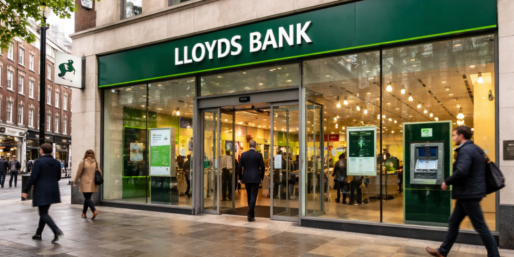 Lloyds share price is pumping: here’s why it has more room to run