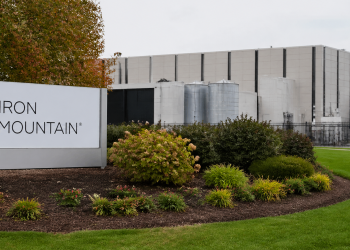 Iron Mountain stock just hit a crucial resistance after earnings: is it a good buy?