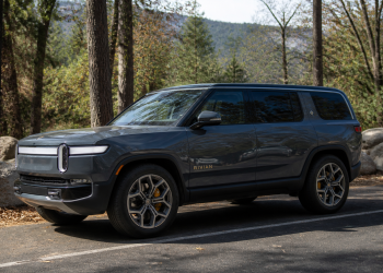 Rivian stock drops 5%: is Amazon reliance a growing risk?
