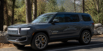 Rivian stock drops 5%: is Amazon reliance a growing risk?