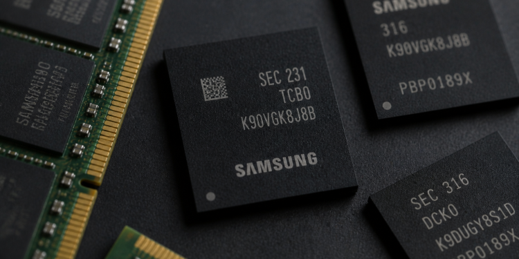 Apple, Samsung warn of memory shortage in results: these stocks will benefit