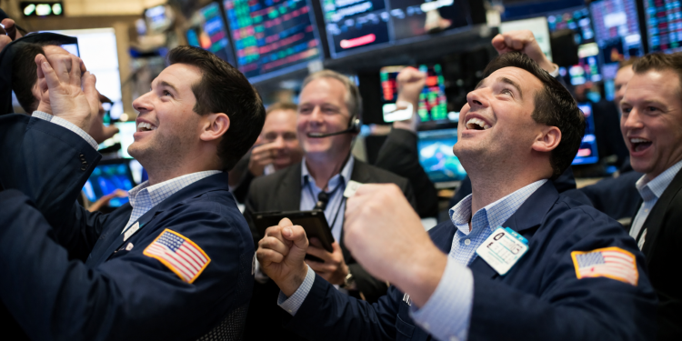 SCHD, JEPI, or bonds: better buy as 10-year bond yield surges?
