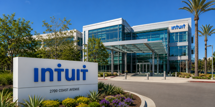 Intuit stock forecast ahead of earnings: will it jump or crash?