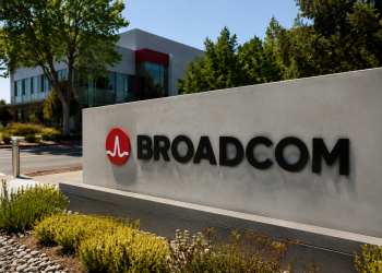 Why analysts are raising Broadcom targets despite a 14% stock plunge