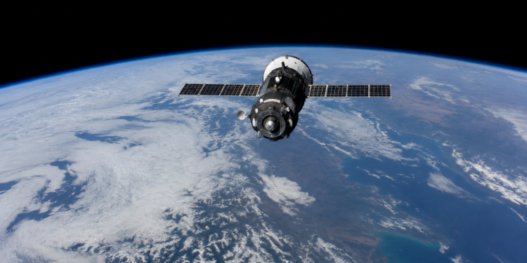 Wedbush makes a strong case for buying the dip in Planet Labs stock