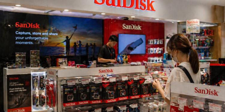 Sandisk stock is firing on all cylinders: is a day of reckoning coming?