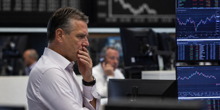 European shares hold steady as Middle East tensions keep investors cautious