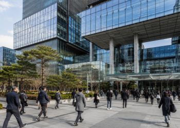DRAM ETF falls 6.5% after Samsung earnings as expert warns on memory stocks